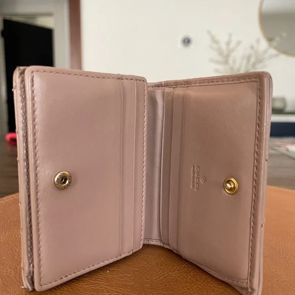 Gucci Wallet 100%Authentic - Picture 5 of 8